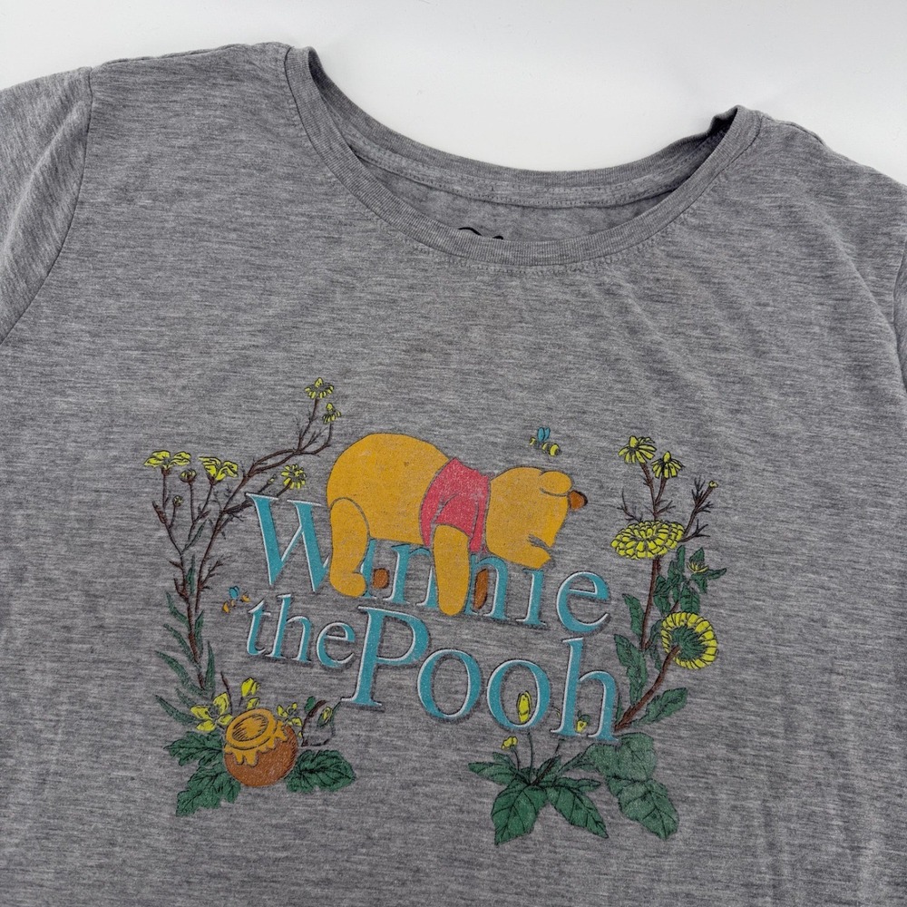 Disney Winnie the Pooh T-Shirt Women 2XL Gray Graphic Wildflower Honey Bee Tee